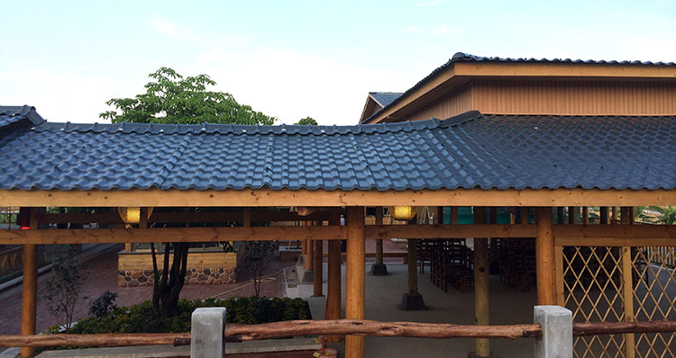 合成樹脂瓦節(jié)省屋面工程鋪裝材料和鋪裝時(shí)間 合成樹脂瓦節(jié)省屋面工程鋪裝材料和鋪裝時(shí)間